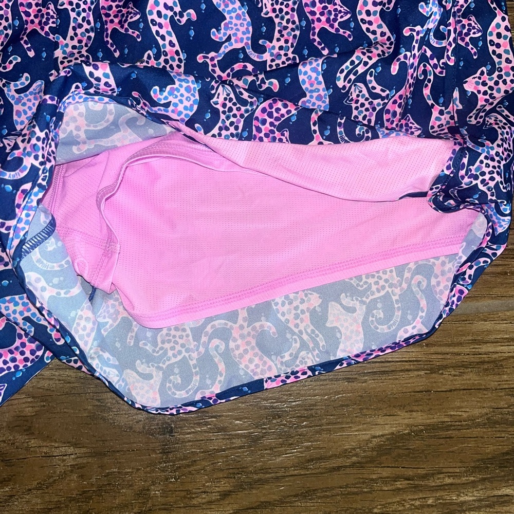 Lilly Pulitzer Oyster Bay Navy On The Catwalk Luxletic shorts - Picture 3 of 4